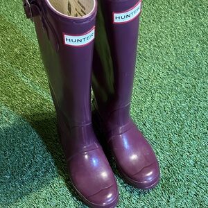 Rare Hunter Deep Purple Waterproof Boots Size 7